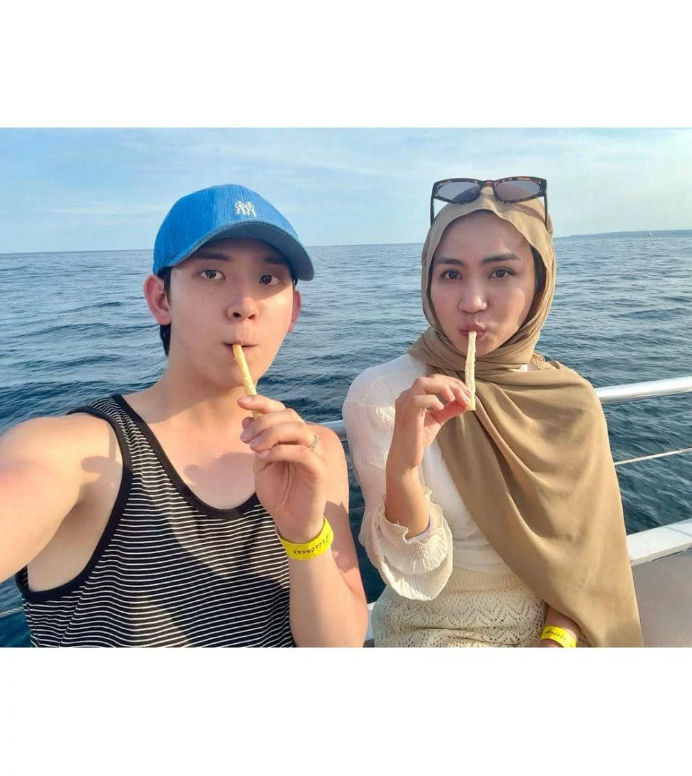 10 Potret Xaviera Putri Liburan Bareng Sahabat di Hong Kong, Seru dan Menggoda!