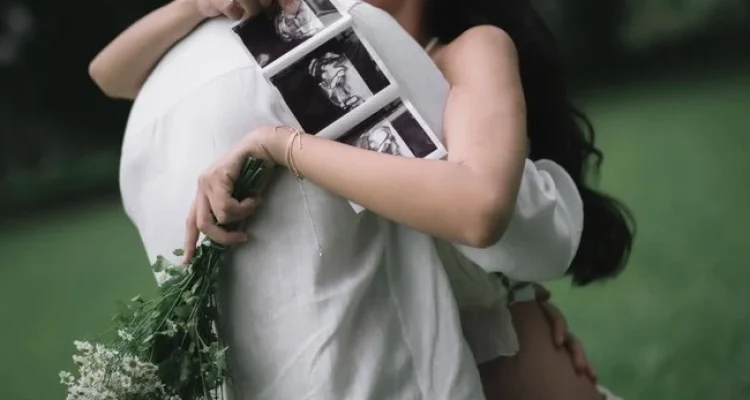 7 Foto Memukau Shenina Cinnamon Pamer Baby Bump di Kehamilan Pertama, Bikin Netizen Terkagum