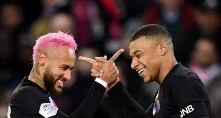 Alphonso Davies Jadi Sorotan Utama di Semifinal Champions League: Kontroversi Handball yang Mengubah Hasil PSG vs Bayern