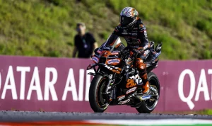 Bezzecchi Merendah, Tiru Taktik Rossi, dan Duel Panas Aprilia: Siapakah yang Akan Raih Gelar MotoGP 2026?