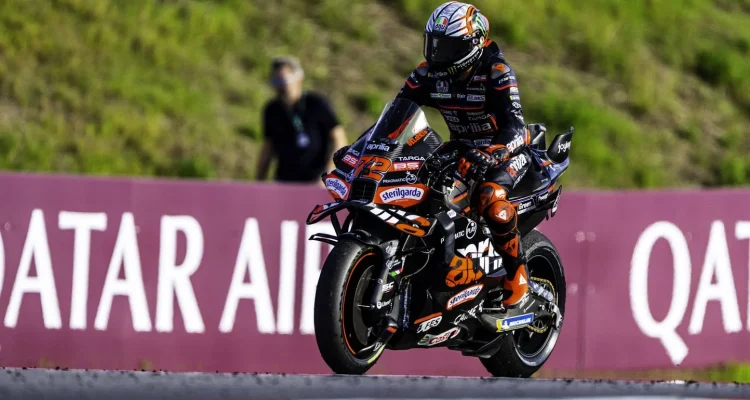 Bezzecchi Merendah, Tiru Taktik Rossi, dan Duel Panas Aprilia: Siapakah yang Akan Raih Gelar MotoGP 2026?