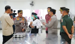 BGN Ungkap Alasan TNI dan Polri Diberi 1.000 SPPG MBG: Dampak, Kontroversi, dan Tantangan