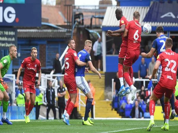 Birmingham vs Bristol City: Drama di St Andrew's Berakhir dengan Kemenangan 2-1 Birmingham
