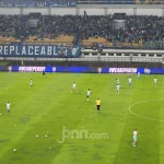 Bojan Hodak Bongkar Alasan Pasang Fitrah Maulana di Laga Persib Bandung vs Arema FC