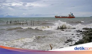Cuaca Ekstrem Menghantam NTB: Rossby, MJO, dan Gelombang Laut Tinggi Pecah Batas, Warga Diminta Waspada
