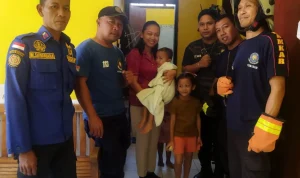 Damkar evakuasi balita Selamatkan 2 Anak Terjebak 90 Menit di Kamar Mandi Bandung
