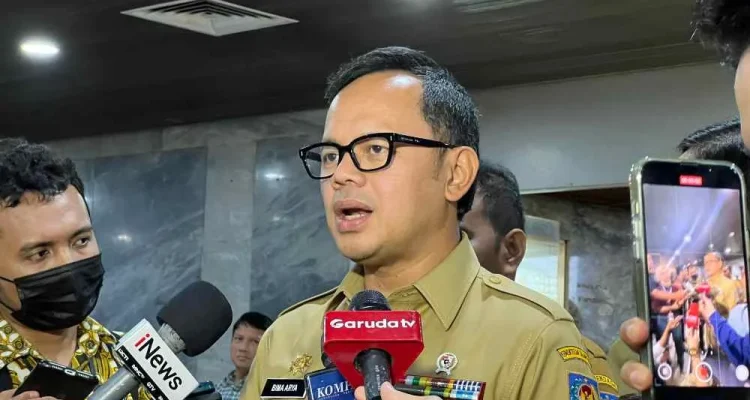Deddy Sitorus Gugat e-KTP: Konfrontasi Panas dengan Wamendagri Bima Arya soal Integrasi Data Kependudukan