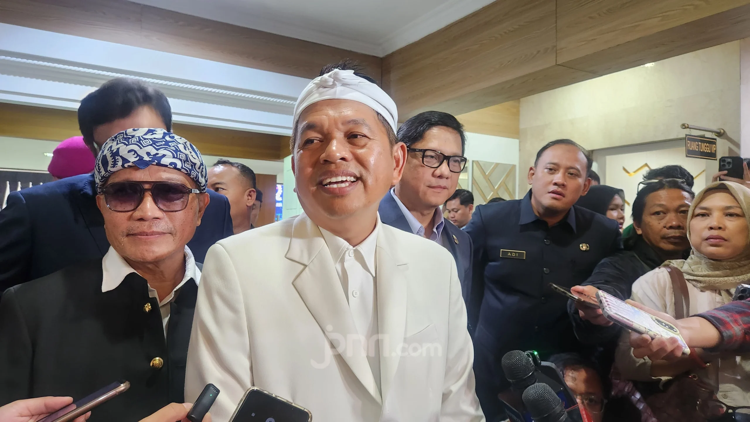 Dedi Mulyadi Ungkap: Antrean ASN Membelit Lulusan, Lapangan Kerja di Luar Terbuka Lebar!