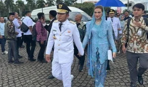 Demo 21 April Kaltim: Gubernur Rudy Mas'ud Desak Aspirasi Tanpa Turun ke Jalan, Namun Aksi Ricuh Mewarnai Demonstrasi di Depan Kantor Gubernur