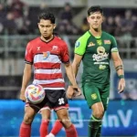 Derbi Suramadu Meletus! Persebaya vs Madura United Kalah 1-2, Wasit & VAR Dituduh Curang