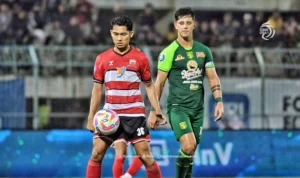 Derbi Suramadu Meletus! Persebaya vs Madura United Kalah 1-2, Wasit & VAR Dituduh Curang
