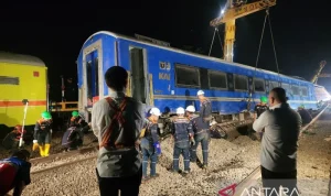 Desakan DPR Dorong Evaluasi Total Keselamatan Kereta Usai Tabrakan KA Argo Bromo Anggrek dan KRL di Bekasi Timur