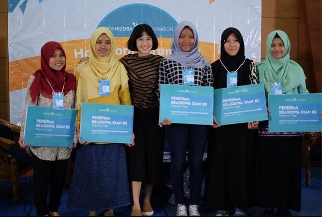 Dian Sastro Luncurkan Beasiswa Dian Sastro untuk Perempuan Muda di Hari Kartini