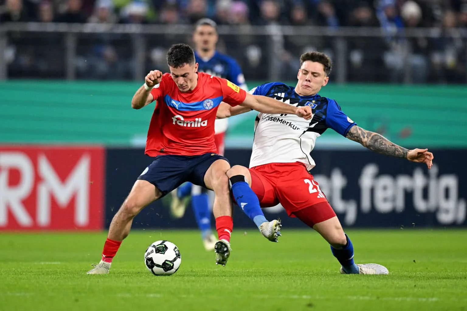 Drama DFB-Pokal: Holstein Kiel Gigit Kuku HSV, Soumahoro Gagal Tekan Penalti!