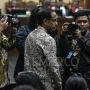 Drama di Pengadilan: Dua Terdakwa Berbusana Hitam Hadapi Tuduhan Kasus Chromebook
