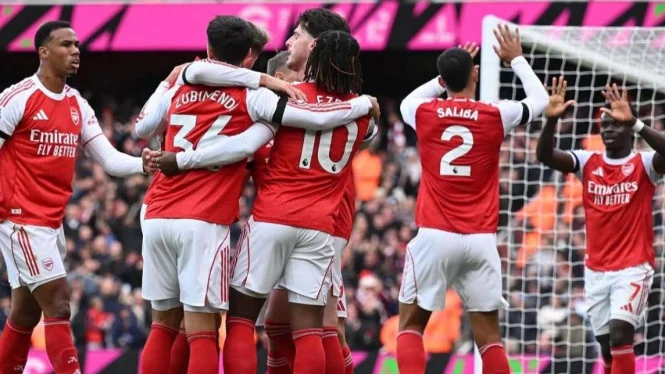 Drama Klasemen Premier League: Arsenal Terkepung, Manchester City Mendekat, MU Terpuruk di Old Trafford