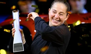 Elena Rybakina Raih Kemenangan Dramatis di Stuttgart, Serta Cerita Porsche yang Membawanya ke Ujian Mengemudi