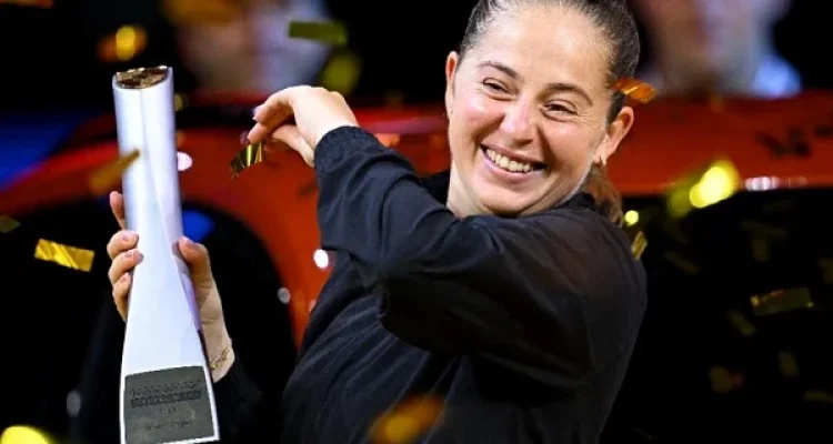 Elena Rybakina Raih Kemenangan Dramatis di Stuttgart, Serta Cerita Porsche yang Membawanya ke Ujian Mengemudi