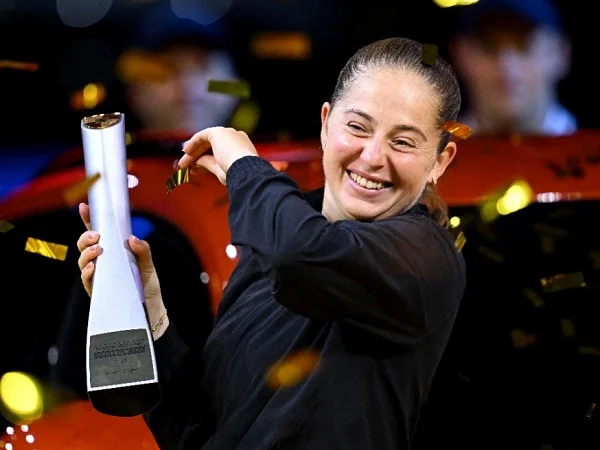 Elena Rybakina Raih Kemenangan Dramatis di Stuttgart, Serta Cerita Porsche yang Membawanya ke Ujian Mengemudi