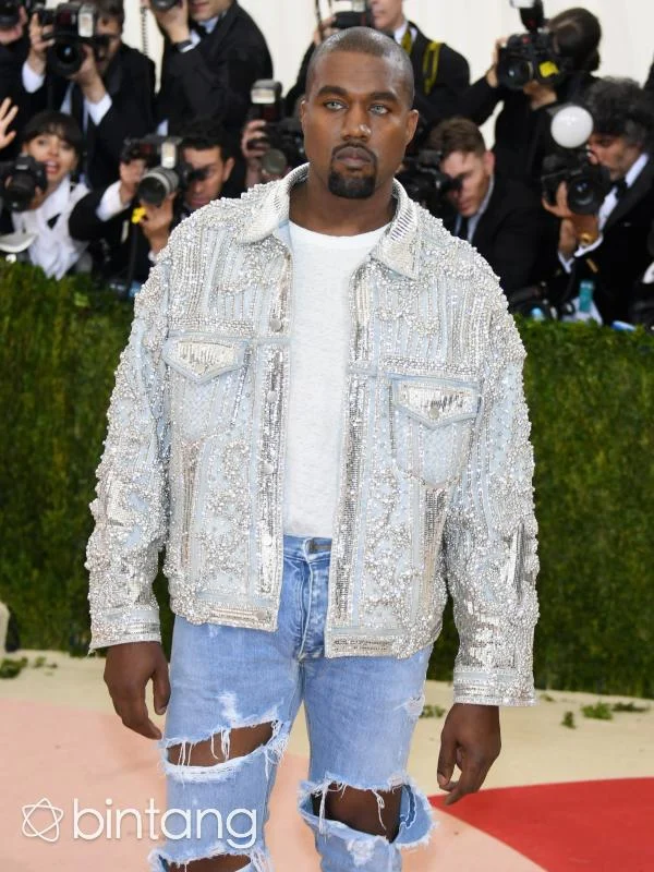 FC Basel Gagalkan Konser Kanye West: Kontroversi Nilai Memicu Gejolak Tur Eropa