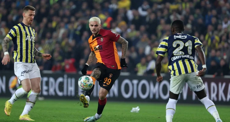 Galatasaray Guncang Super Lig: Kemenangan 3-0 Atas Fenerbahçe Dihiasi Tuduhan 'Evil' pada Wasit Turki