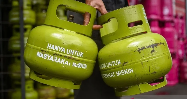 Harga Gas Turun di Bawah $3? Prediksi Ahli, Dampak Politik, dan Risiko Keamanan Konsumen