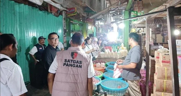 Harga Plastik Melonjak 60%: Disdagperin Kalteng Lakukan Sidak Toko dan Dorong Warga Pakai Tas Belanja Sendiri