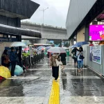 Hujan Ringan Turun di Seluruh Jakarta Hari Ini: BMKG Ingatkan Warga Siapkan Payung