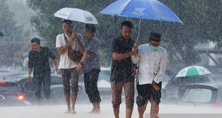 Hujan Ringan Turun Sepanjang Hari, Cuaca Jakarta Hari Ini Diprediksi Cerah Berawan hingga 31°C
