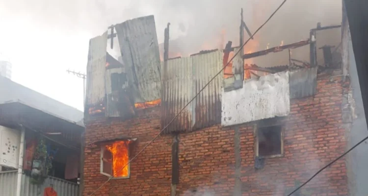 Kebakaran Mematikan di Grogol Petamburan: Lima Anggota Keluarga Tewas Akibat Dugaan Korsleting Listrik