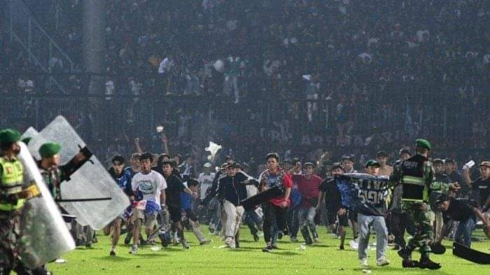 Kemenangan Dramatis Arema FC vs Persis: 2-0, Botol Miras Ditemukan di Stadion Kanjuruhan