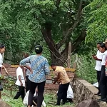 Kepala Desa Pakel Diserang 10 Orang Pura-Pura Tamu, Celurit Mengoyak Kepalanya di Siang Bolong