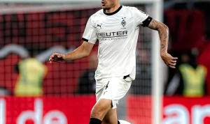 Kevin Diks Buktikan Kualitas di Borussia Monchengladbach: Musim Perdana Gemilang di Bundesliga