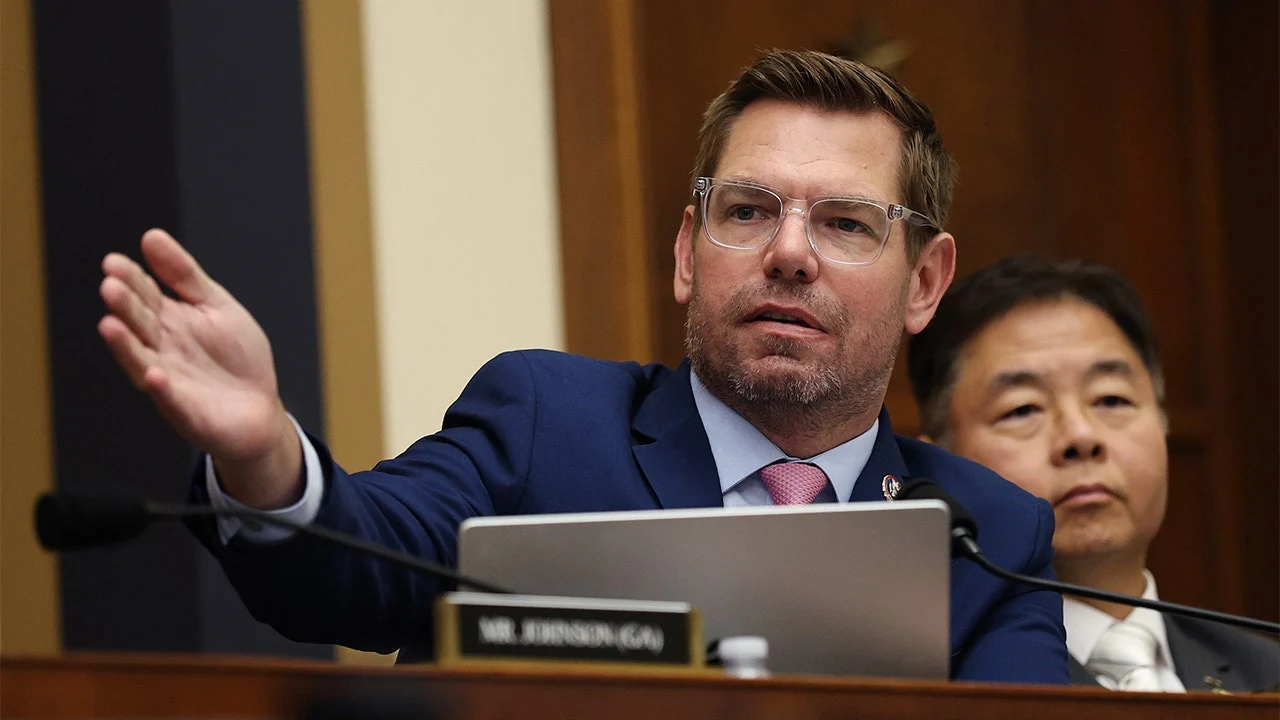 Kontroversi Eric Swalwell Goyang Politik California: Demokrat Minta Pengunduran Diri, GOP Bergembira tapi Terpecah
