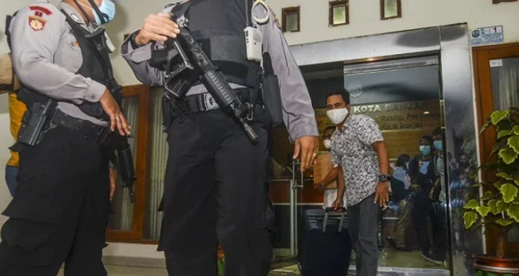 KPK Gencar Geledah Kantor PUPR-BPKAD Tulungagung, 34 Kepala OPD Dipanggil dalam Aksi Penertiban Korupsi Pasca OTT