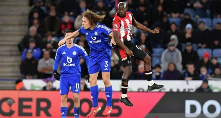 Leicester City Terpuruk: Kegagalan Rekrutmen, Krisis Relegasi, dan Insiden di Luar Lapangan