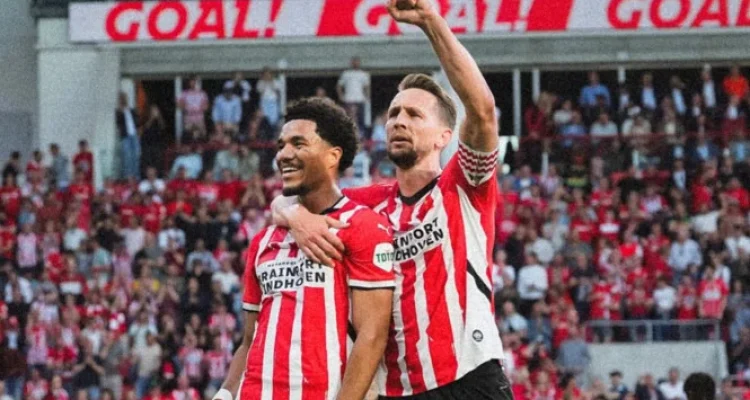 Maarten Paes Bawa Ajax ke Puncak Klasemen Eredivisie, Simons Tersingkir dari Piala Dunia 2026