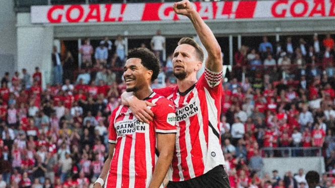 Maarten Paes Bawa Ajax ke Puncak Klasemen Eredivisie, Simons Tersingkir dari Piala Dunia 2026