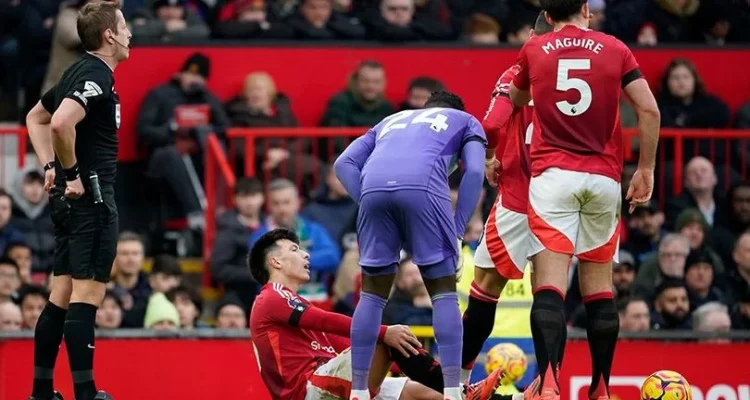 Man United Siap Hadapi Leeds Meski Dihantam Deretan Cedera; Martinez Kembali, De Ligt Masih Tertahan