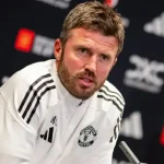 Michael Carrick Tekankan Fokus Bawa Manchester United ke Liga Champions, Tak Terburu‑Buru Jadi Pelatih Permanen