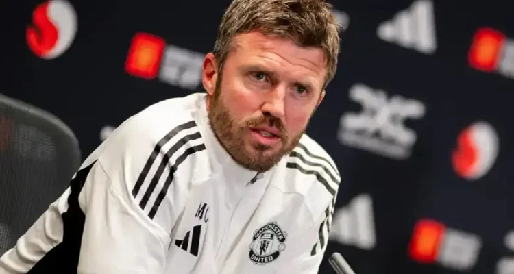 Michael Carrick Tekankan Fokus Bawa Manchester United ke Liga Champions, Tak Terburu‑Buru Jadi Pelatih Permanen