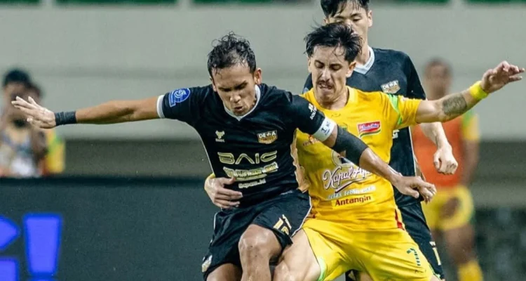 Persebaya Surabaya Selip 2 Poin dari Empat Besar Usai Kemenangan Dramatis atas Malut United