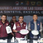 Polisi Gerebek Pabrik Ekstasi 1 Ton di Wonolopo, Mijen: Tiga Tersangka Diamankan