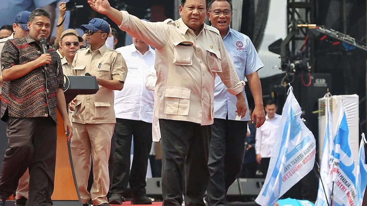 Prabowo Nyanyikan 'Internationale' Bersama Buruh di May Day 2026, Simbol Solidaritas Pemerintah dan Pekerja