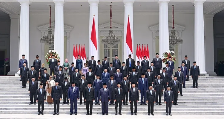 Prabowo Siapkan Kabinet Perang di Tengah Isu Reshuffle dan Geopolitik Memanas