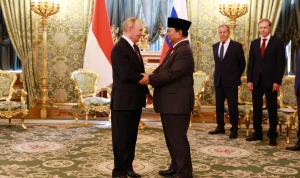 Prabowo Subianto Terbang ke Moskow, Bahas Pasokan Minyak dan Geopolitik dengan Putin