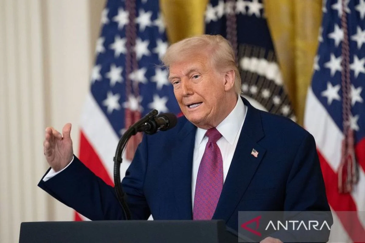 Presiden Iran Kecam Serangan Trump terhadap Paus Leo XIV: Tuduhan Lemah, Penghinaan, dan Gelombang Kritik Internasional