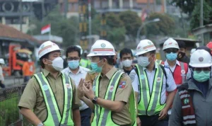 Proyek Dikebut: Teddy Cek Progres Hunian Layak untuk Warga Pinggir Rel Senen
