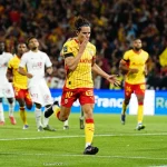 RC Lens Bangkit di Stade Brest: Tiga Gol Menyelamatkan Titik Vital