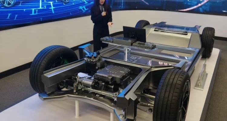 Revolusi Taksi Listrik: BYD e7 Resmi Hadir dengan Blade Battery Generasi Baru